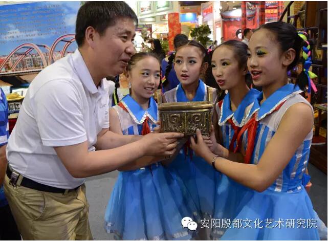 九鼎祥瑞，福佑万家———祝大家鸡年大吉