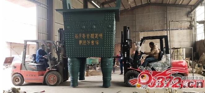 用智慧传播殷商文化  ——记青铜器制作与甲骨文摹刻技艺非物质文化遗产传承人韩书清